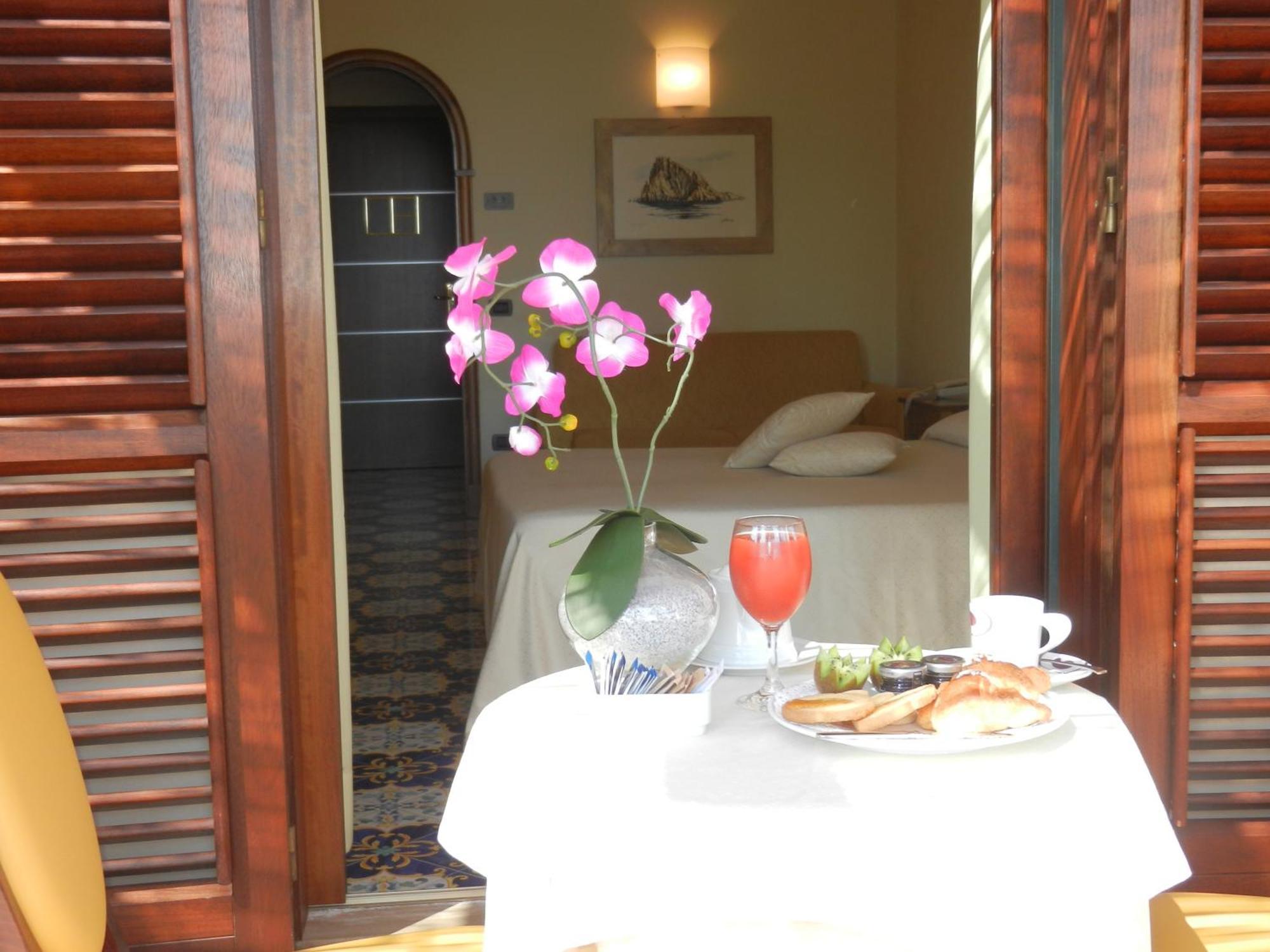 Hotel Aktea 리파리 외부 사진