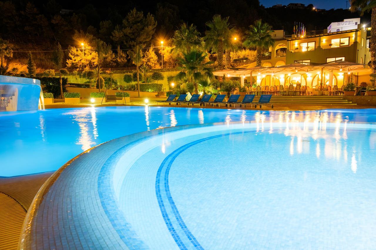 Hotel Aktea 리파리 외부 사진